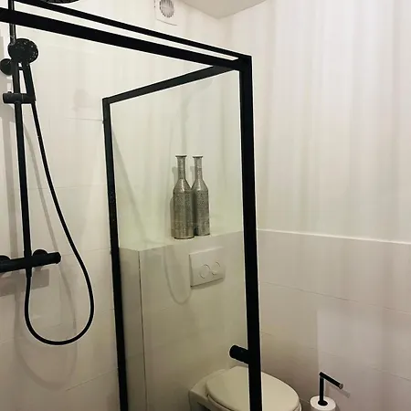 Uilehoeve Aan De Waal * Zennewijnen