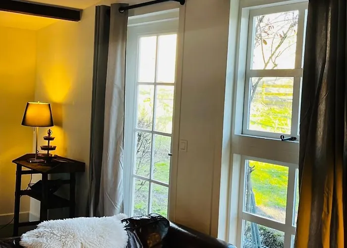 Uilehoeve Aan De Waal Apartament *