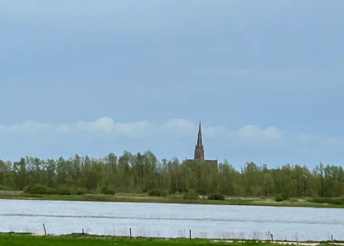 Uilehoeve Aan De Waal * Zennewijnen