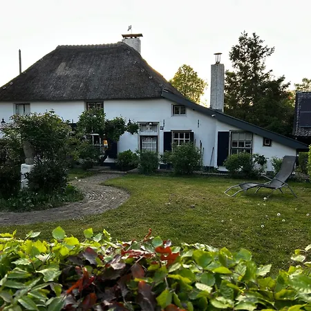 公寓 Uilehoeve Aan De Waal Zennewijnen