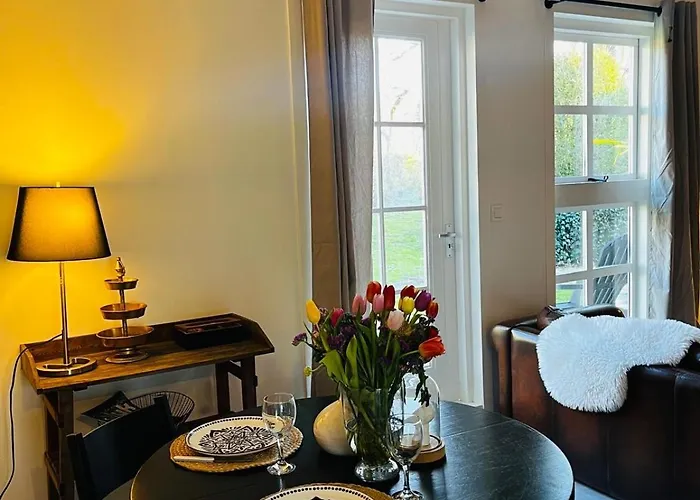 Uilehoeve Aan De Waal Zennewijnen